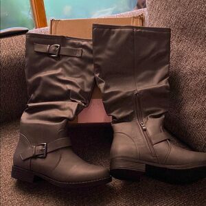 Journee Collection Black Heeled Boots Classic Design 7.5